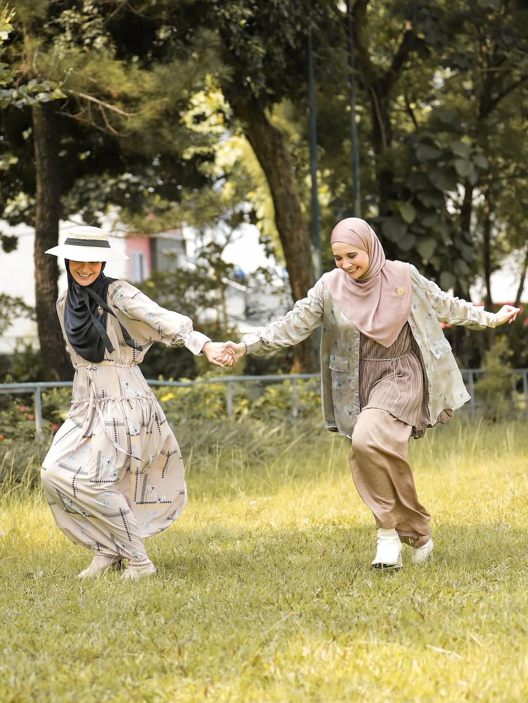 Zaskia Sungkar dan Shireen Sungkar